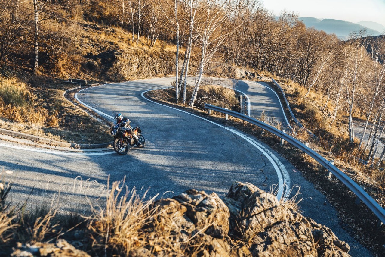 KTM 890 Adventure: crossover senza limiti